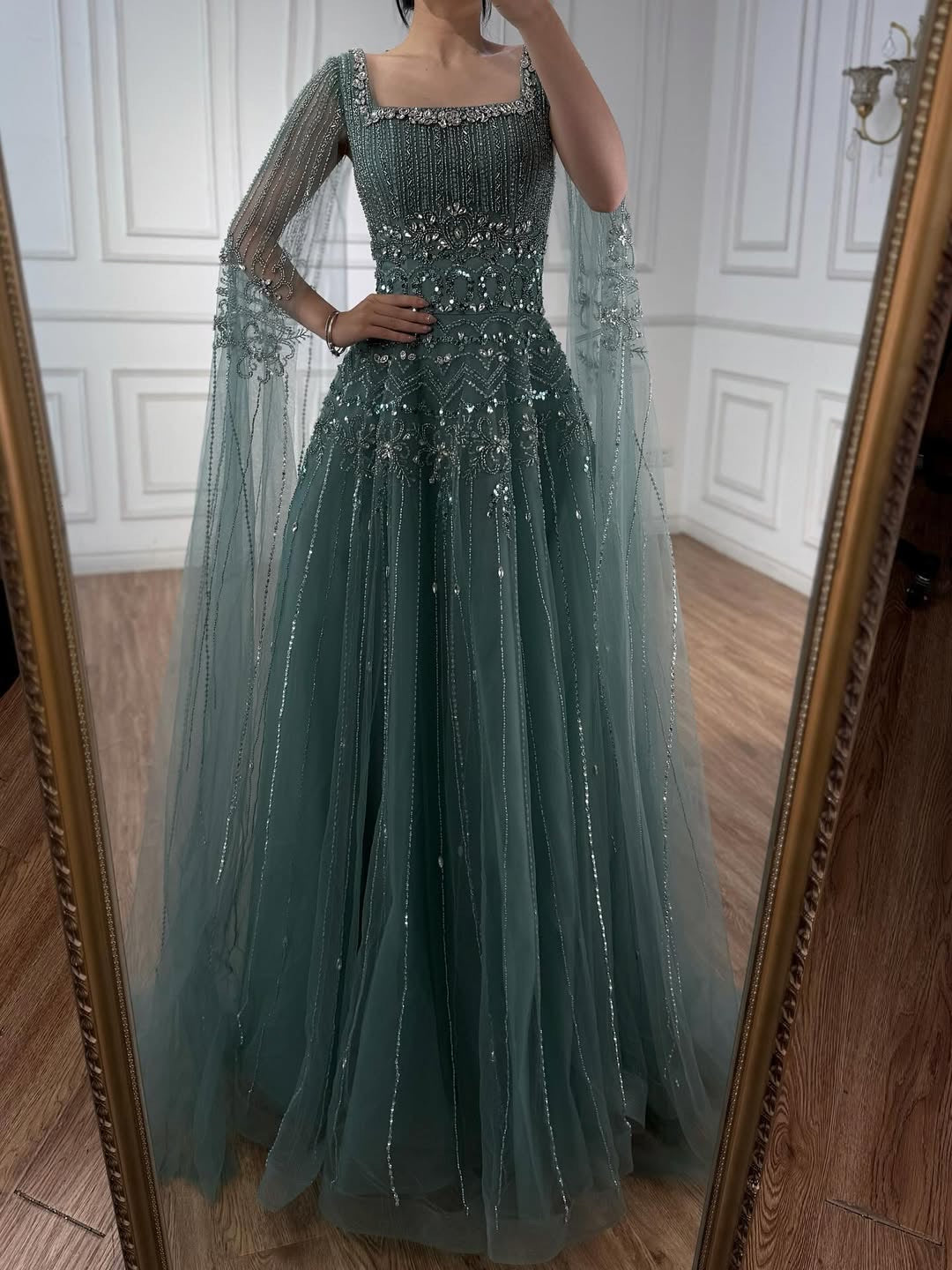 Akaber dress