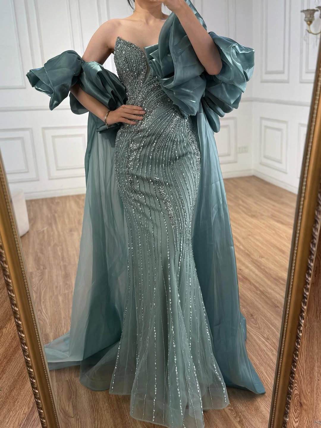 Akaber dress