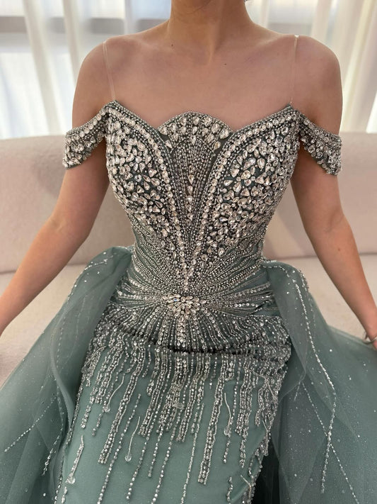 Akaber dress